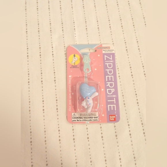 Sanrio Cinnamoroll Zipperbite Zipper Charm – BNWT - Picture 2 of 3